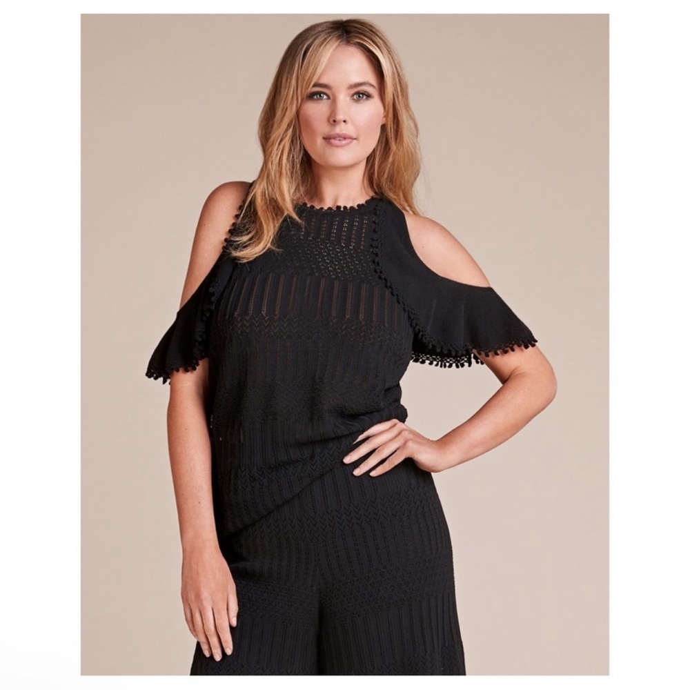 Gorgeous Jonathan Simkhai black crochet cold shoulder top - Picture 2 of 11